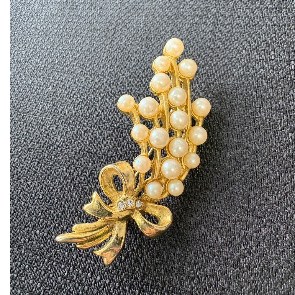 Vintage Faux Pearl Brooch Gold Tone Floral Spray Pin